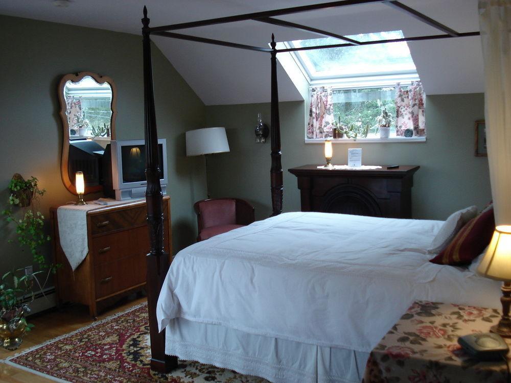 Tulips And Thistle B&B 特鲁罗 外观 照片